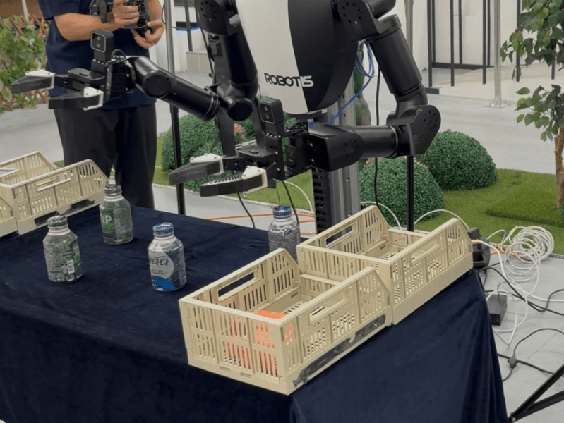 MEKETEKA visits ROBOTIS